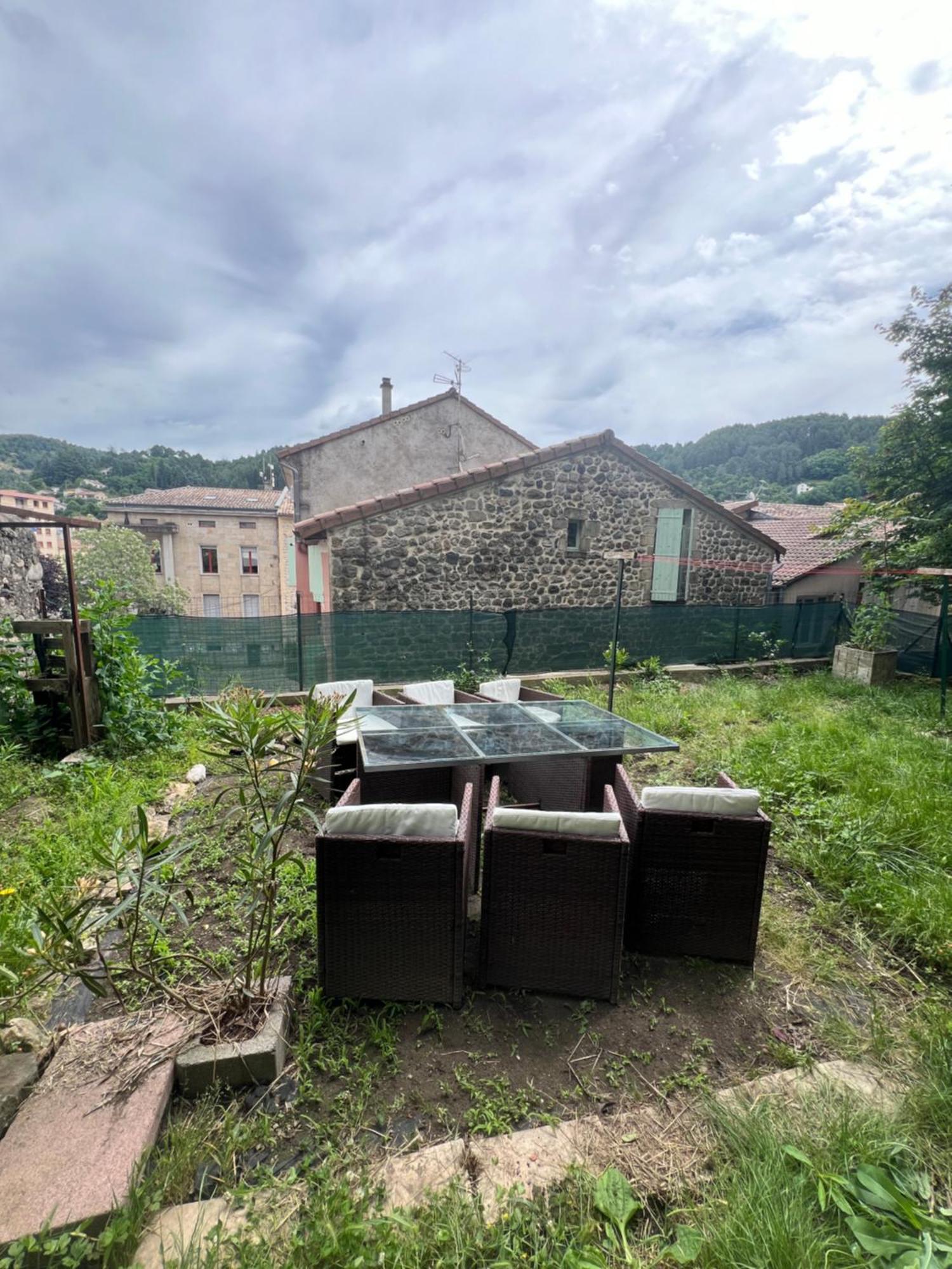 Appartement Et Jardin Vals Les Bains Exteriör bild